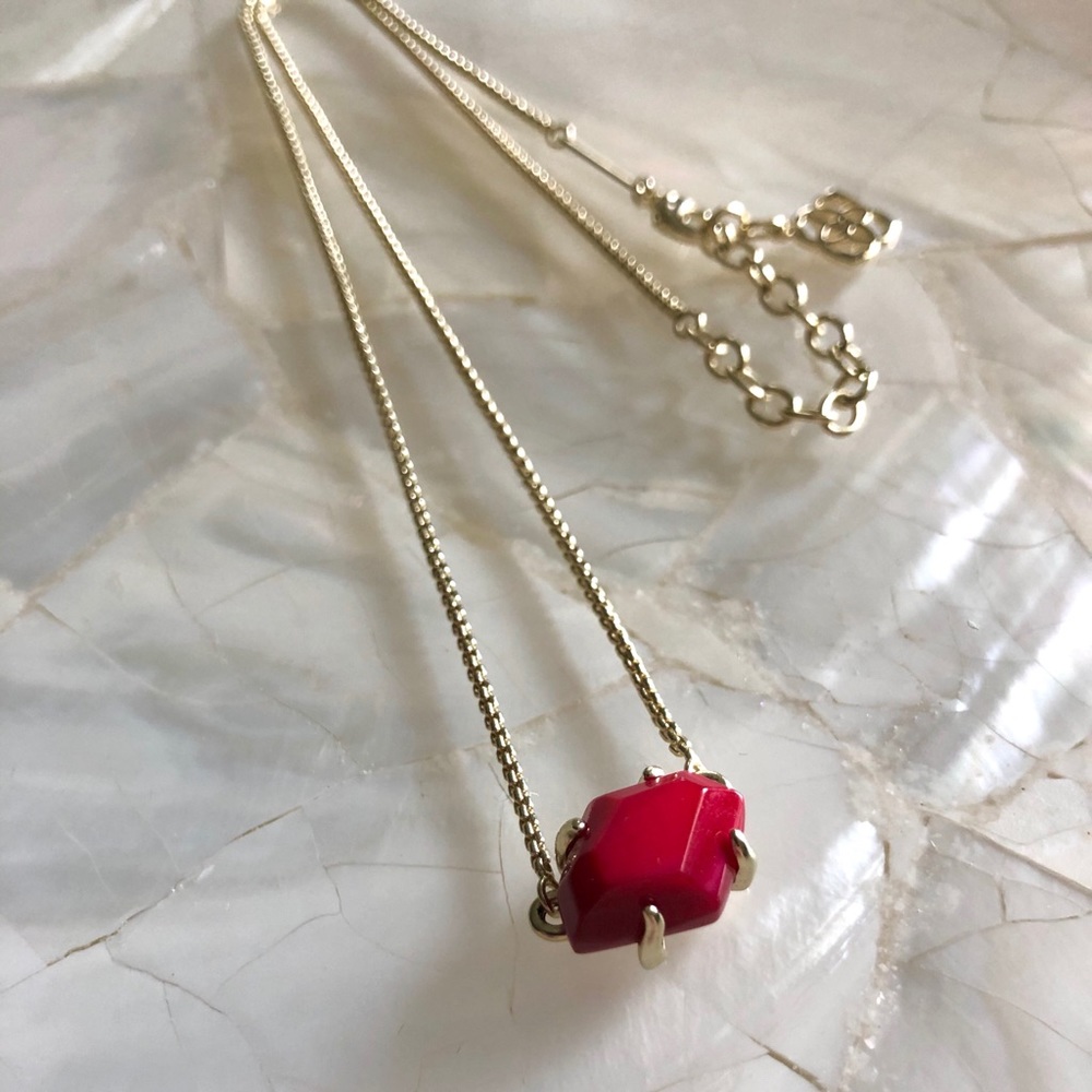 Kendra Scott Ethan Pendant Gold and Red MOP
